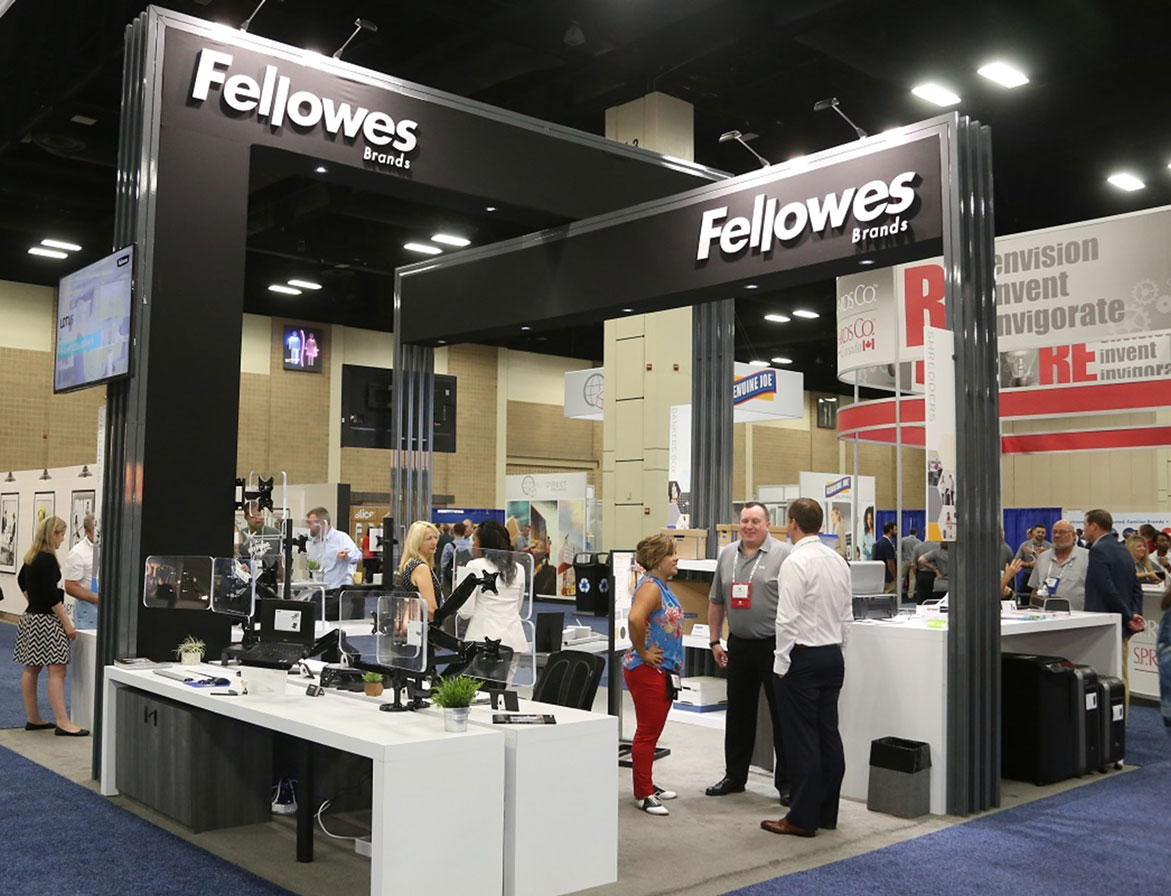 Fellowes custom trade show booth with customers chatting