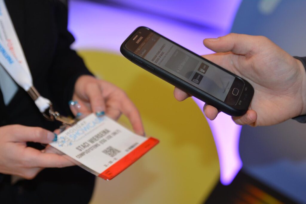 Exhibitor scanner customers contact information with phone