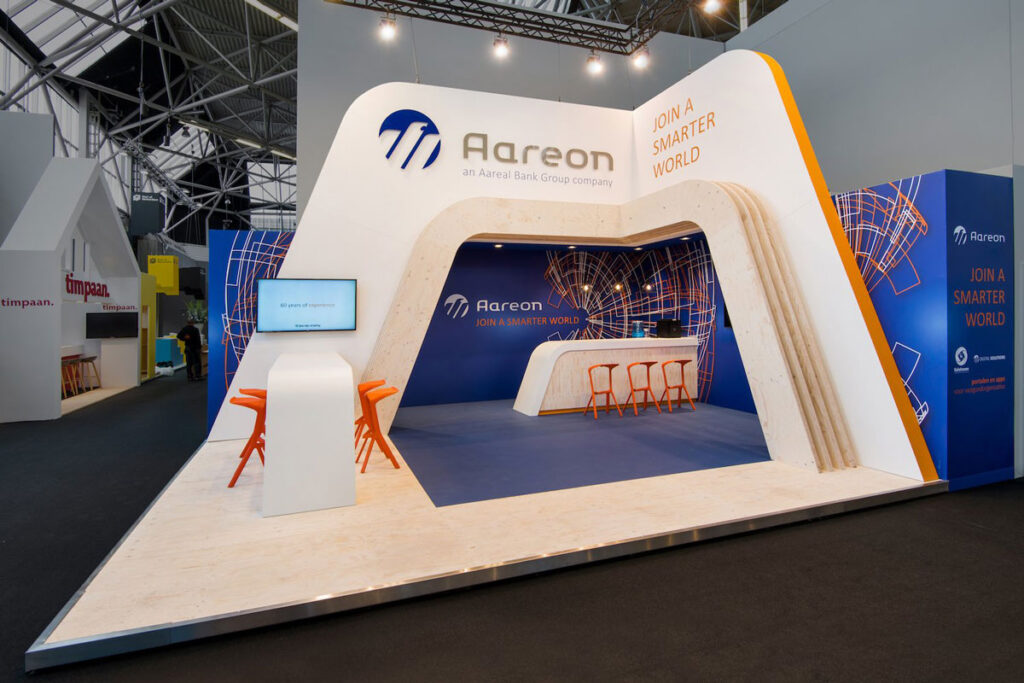 Custom expo booth at trade show with curved corners